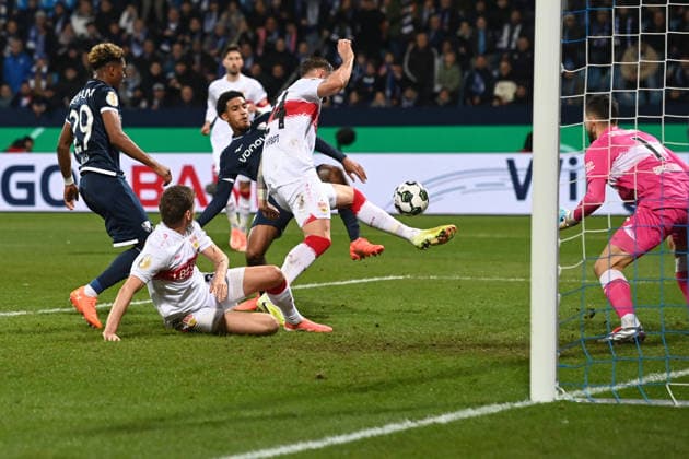 Francis ONYEKA BO misses this goal chance, Football, DFB Pokal, Round of 16, VfL Bochum BO VfB Stuttgart S am 03 12 2025, Vonovia Ruhrstadion Bochum Germany DFL regulations prohibit any use of photographs as image sequences and or quasi video Â