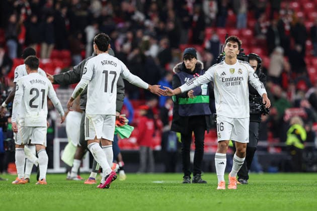 December 3, 2025, Bilbao, Vizcaya, Spain: Raul Asencio and Gonzalo Garcia of Real Madrid CF greet each other after the Spanish League, LaLiga EA Sports, football match played between Athletic Club de Bilbao and Real Madrid at San Mames stadium on December 03, 2025 in Bilbao, Spain. Bilbao Spain - ZUMAa181 20251203_zaa_a181_141 Copyright: xIrinaxR.xHipolitox