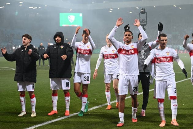 Final cheer VfB Stuttgart, cheer, jubilation, joy, cheers, football, DFB Pokal, Round of 16, VfL Bochum BO VfB Stuttgart S 0 2 am 03 12 2025, Vonovia Ruhrstadion Bochum Germany DFL regulations prohibit any use of photographs as image sequences and or quasi video Â