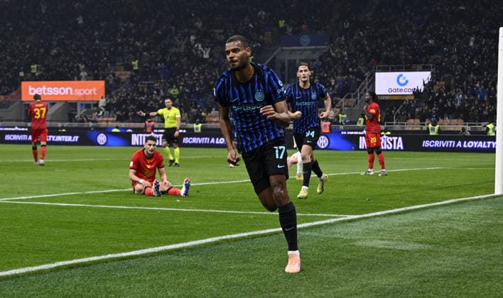 Foto IPP Paolo Bona Milano 03 12 2025 Coppa Italia di Calcio stagione 2025 2026 partita Inter-Venezia Nella foto Andy Diouf esulta dopo il gol del 1-0 Italy Photo Press Worldwide Copyright italy Italy ITALY  Copyright: xR4924_italyphotopressx
