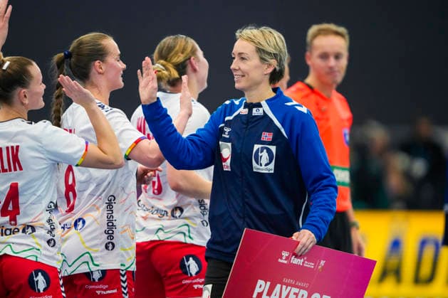 Women s Handball World Championship 2025 Norway Sweden Dortmund, Germany 20251203 Norway s goalkeeper Katrine Lunde named best player after the intermediate round of the Women s Handball World Championship between Norway and Sweden in Westfalenhalle Photo Beate Oma Dahle NTB Dortmund Germany EDITORIAL USE ONLY RESTRICTED USE FOR BETTING COMPANIES  Copyright: xBeatexOmaxDahlex xNTBx