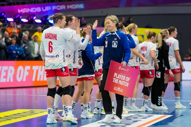 Women s Handball World Championship 2025 Norway Sweden Dortmund, Germany 20251203 Norway s goalkeeper Katrine Lunde named best player after the intermediate round of the Women s Handball World Championship between Norway and Sweden in Westfalenhalle Photo Beate Oma Dahle NTB Dortmund Germany EDITORIAL USE ONLY RESTRICTED USE FOR BETTING COMPANIES  Copyright: xBeatexOmaxDahlex xNTBx