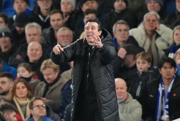 Brighton and Hove Albion v Aston Villa, Premier League, Football, Amex Stadium, Brighton, UK - 03 Dec 2025 Unai Emery manager of Aston Villa shouts directions to his team. Brighton Amex Stadium Brighton GBR, UK NEWSPAPERS OUT Copyright: xSeanxRyanx