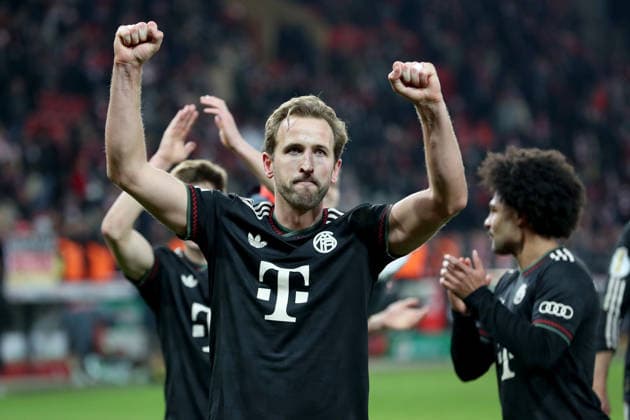 03.12.2025, xtgx, Fussball DFB Pokal 1 8 Finale, Union Berlin - FC Bayern München v.l. Jubel, Freude über den Sieg Harry Kane (FC Bayern Muenchen) (DFL DFB REGULATIONS PROHIBIT ANY USE OF PHOTOGRAPHS as IMAGE SEQUENCES and or QUASI-VIDEO) Berlin *** 03 12 2025, xtgx, Soccer DFB Pokal 1 8 Final, Union Berlin FC Bayern München v l jubilation, joy about the victory Harry Kane FC Bayern Muenchen DFL DFB REGULATIONS PROHIBIT ANY USE OF PHOTOGRAPHS as IMAGE SEQUENCES and or QUASI VIDEO Berlin