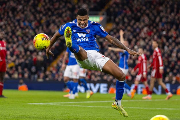Football - FA Premier League - Liverpool FC v Sunderland AFC LIVERPOOL, ENGLAND - Wednesday, December 3, 2025: Sunderland s Reinildo Mandava during the FA Premier League match between Liverpool FC and Sunderland AFC at Anfield. (Photo by David Rawcliffe Propaganda) LIVERPOOL Anfield MERSEYSIDE ENGLAND  Copyright: xDavidxRawcliffex P2025-12-03-Liverpool_Sunderland-98