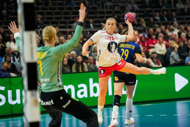 Women s Handball World Championship 2025 Norway Sweden Dortmund, Germany 20251203 Norway s Emilie Margrethe Hovden during the intermediate round of the Women s Handball World Championship between Norway and Sweden in Westfalenhalle Photo Beate Oma Dahle NTB Dortmund Germany EDITORIAL USE ONLY RESTRICTED USE FOR BETTING COMPANIES  Copyright: xBeatexOmaxDahlex xNTBx