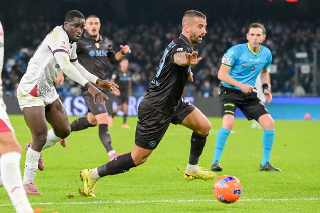 2025-12-03 SSC Napoli v Cagliari Calcio - Coppa Italia NAPLES, ITALY - DECEMBER 3: Leonardo Spinazzola of SSC Napoli during the Coppa Italia match between SSC Napoli and Cagliari Calcio at Stadio Diego Armando Maradona on December 3, 2025 in Naples, Italy. Naples Stadio Diego Armando Maradona Italy Content not available for redistribution in The Netherlands directly or indirectly through any third parties. Copyright: xCiroxSantangelox