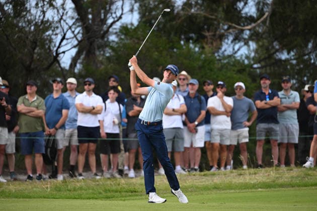 GOLF AUSTRALIAN OPEN, Elvis Smylie of Australia plays a shot in round one of the Australian Open Golf tournament at the Royal Melbourne Golf Club in Melbourne, Thursday, December 4, 2025. ( NO ARCHIVING, EDITORIAL USE ONLY MELBOURNE VICTORIA AUSTRALIA  Copyright: xJAMESxROSSx 20251204189588322495