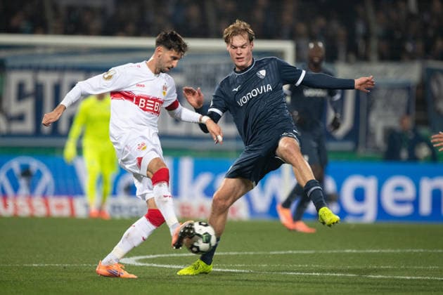 Atakan KARAZOR S vs Mats PANNEWIG BO Action, Duel, Football, DFB Pokal, Round of 16, VfL Bochum BO VfB Stuttgart S 0 2 am 03 12 2025, Vonovia Ruhrstadion Bochum Germany DFL regulations prohibit any use of photographs as image sequences and or quasi video Â