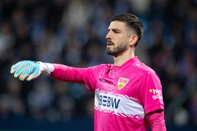 Goalkeeper Fabian BREDLOW S Gesture, Gesture, gesticulated, Football, DFB Cup, Round of 16, VfL Bochum BO VfB Stuttgart S 0 2 am 03 12 2025, Vonovia Ruhrstadion Bochum Germany DFL regulations prohibit any use of photographs as image sequences and or quasi video Â