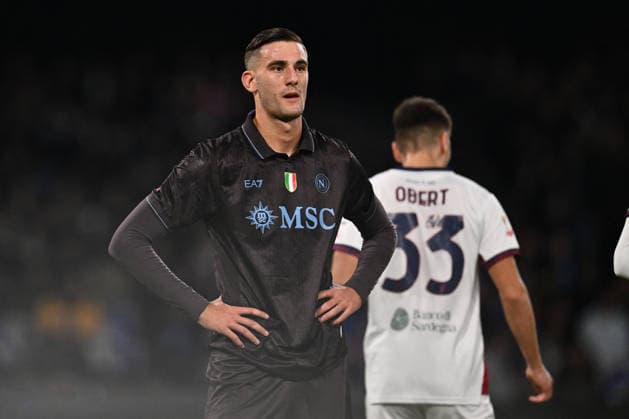 CALCIO - Coppa Italia - SSC Napoli vs Cagliari Calcio Lorenzo Lucca of S.S.C. Napoli is in action during the round of 16 of the Coppa Italia Frecciarossa between S.S.C. Napoli and Cagliari Calcio at the Diego Armando Maradona Stadium on December 3, 2025 in Naples, Italy. Naples Italy  Copyright: xIPAxSport ABACAx