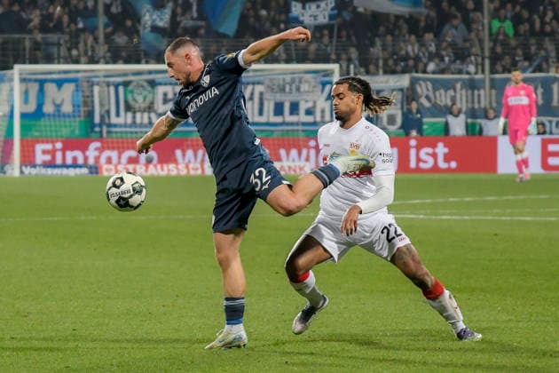 from left in duel Maximilian Wittek Bochum 32 Lorenz Assignon Stuttgart 22 03 12 2025 Football VfL Bochum vs VfB Stuttgart, Vonovia Ruhrstadion, Bochum, DFB DFL REGULATIONS PROHIBIT ANY USE OF PHOTOGRAPHS AS IMAGE SEQUENCES AND OR QUASI VIDEO Copyright: xpepphotox xHorstxMauelshagenx pep00321, pep_20251203_hm_224592