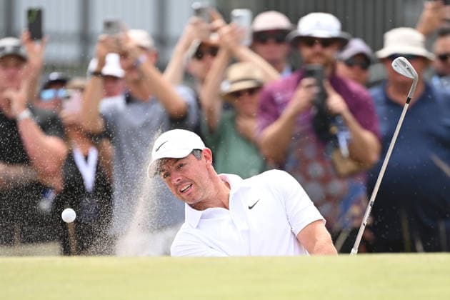 GOLF AUSTRALIAN OPEN, Northern Ireland s Rory McIlroy plays a shot on the eighth hole in round one of the Australian Open Golf tournament at the Royal Melbourne Golf Club in Melbourne, Thursday, December 4, 2025. ( NO ARCHIVING, EDITORIAL USE ONLY MELBOURNE VICTORIA AUSTRALIA  Copyright: xJAMESxROSSx 20251204113417490880