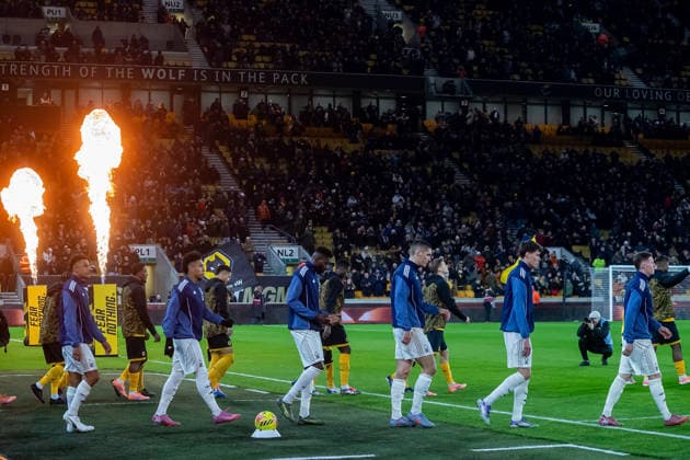 Wolverhampton Wanderers v Nottingham Forest Premier League 03 12 2025. Players walk onto pitch before the Premier League match between Wolverhampton Wanderers and Nottingham Forest at Molineux, Wolverhampton, England on 3 December 2025. Wolverhampton Molineux West Midlands England Editorial use only DataCo restrictions apply See www.football-dataco.com , Copyright: xManjitxNarotrax PSI-23331-0086
