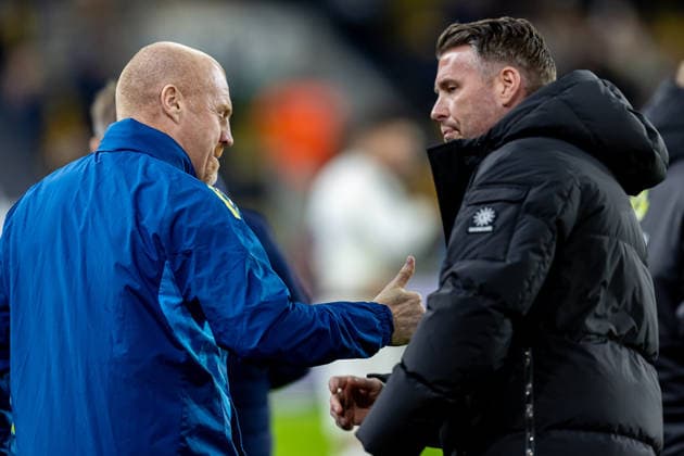 Wolverhampton Wanderers v Nottingham Forest Premier League 03 12 2025. Nottingham Forest Head Coach Sean Dyche and Wolverhampton Wanderers Head Coach Rob Edwards before the Premier League match between Wolverhampton Wanderers and Nottingham Forest at Molineux, Wolverhampton, England on 3 December 2025. Wolverhampton Molineux West Midlands England Editorial use only DataCo restrictions apply See www.football-dataco.com , Copyright: xManjitxNarotrax PSI-23331-0172