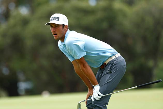 GOLF AUSTRALIAN OPEN, Hunter Logan of the USA reacts after his approach shot to the green during the Australian Open Golf tournament at the Royal Melbourne Golf Club in Melbourne, Thursday, December 4, 2025. ( NO ARCHIVING, EDITORIAL USE ONLY MELBOURNE VICTORIA AUSTRALIA  Copyright: xCONxCHRONISx 20251204111875971588