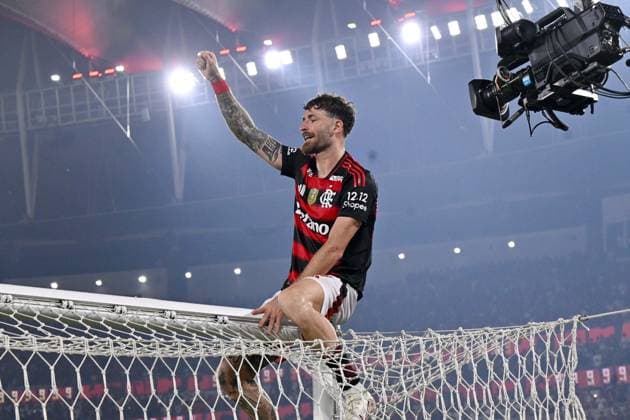 Flamengo x Ceara RIO DE JANEIRO, RJ - 03.12.2025: FLAMENGO X CEARA - Flamengo x Ceara held at the Maracana Stadium for the 2025 Brazilian Championship, Serie A, 37th round, on Wednesday night (03), in Rio de Janeiro, RJ. Leo Pereira (Photo: Celso Pupo Fotoarena) x2852970x  CelsoxPupo