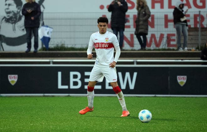 30.11.25 U19 VfB Stuttgart - U19 Kickers Offenbach Deutschland, Stuttgart, 30.11.2025, Fussball, U19-DFB-Nachwuchsliga, Saison 2025 2026, U19 VfB Stuttgart - U19 Kickers Offenbach (9:1): Gabriel Bruno Zarrella (VfB Stuttgart).