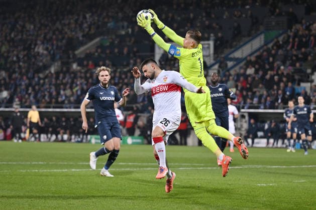 Goalkeeper Timo Horn VfL Bochum , Deniz Undav VfB Stuttgart , v re 03 12 2025, Soccer DFB Pokal, Season 2025 2026, Round of 16, VfL Bochum VfB Stuttgart 0 2 DFB regulations prohibit any use of photographs as image sequences and or quasi video Bochum Vonovia Ruhrstadion Nordrhein Westfalen Germany Team2