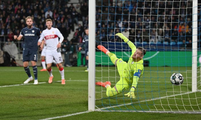 Own goal by Philipp Strompf VfL Bochum , left, Goalkeeper Timo Horn VfL Bochum stretches in vain 03 12 2025, Football DFB Pokal, Season 2025 2026, Round of 16, VfL Bochum VfB Stuttgart 0 2 DFB regulations prohibit any use of photographs as image sequences and or quasi video Bochum Vonovia Ruhrstadion Nordrhein Westfalen Germany Team2