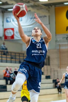 Toyota DBBL Cup Round of 16 2025 2026 Syntainics MBC vs Alba Berlin Halle Saale, Germany 03 December 2025 In the picture Rachel Arthur Halle Halle Saale swh Arena Sachsen Anhalt Germany