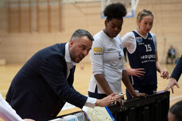 Toyota DBBL Cup Round of 16 2025 2026 Syntainics MBC vs Alba Berlin Halle Saale, Germany 03 December 2025 In the picture from left coach Timur Topal Halle , Khalis Cain Halle and Sona Svetlikova Halle Halle Saale swh Arena Sachsen Anhalt Germany