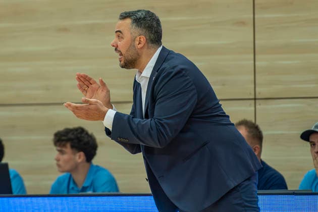 Toyota DBBL Cup Round of 16 2025 2026 Syntainics MBC vs Alba Berlin Halle Saale, Germany 03 December 2025 In the picture Coach Timur Topal Halle Halle Saale swh Arena Sachsen Anhalt Germany