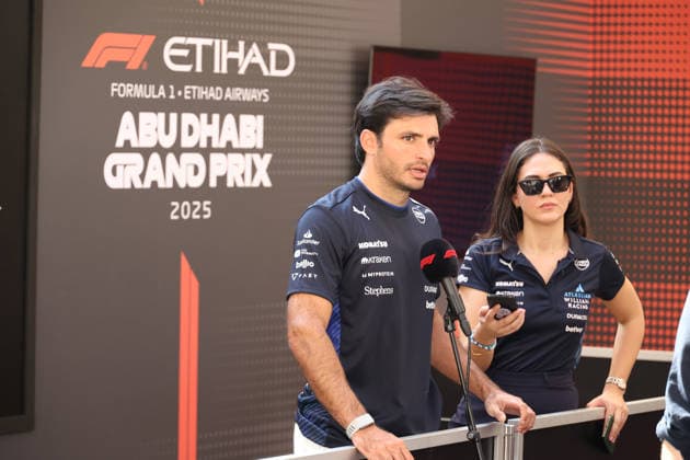 Formula 1 Etihad Airways Abu Dhabi Grand Prix 2025 04 12 2025, Yas Marina Circuit, Abu Dhabi, Formula 1 Etihad Airways Abu Dhabi Grand Prix 2025 , pictured Carlos Sainz Jr ESP , Atlassian Williams Racing nordphotoxGmbHx xBratic nph00250