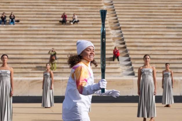 Sport Bilder des Tages Jasmine Paolini durante la cerimonia di consegna della fiamma olimpica di Milano Cortina 2026 presso lo stadio Panathinaiko di Atene, Grecia - 4 Dicembre 2025 -  Copyright: xClaudioxFurlan LaPressex