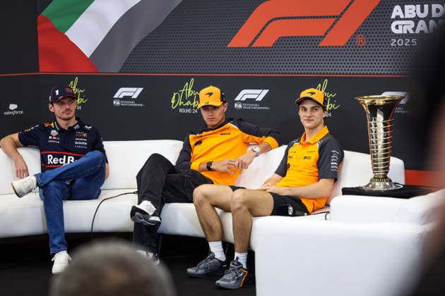 F1 - ABU DHABI GRAND PRIX 2025 VERSTAPPEN Max (ned), Red Bull Racing RB21, NORRIS Lando (gbr), McLaren F1 Team MCL39, PIASTRI Oscar (aus), McLaren F1 Team MCL39, portrait with the World Championship, WM, Weltmeisterschaft Trophy during the 2025 Formula 1 Abu Dhabi Grand Prix, 24th round of the 2025 FIA Formula One World Championship from December 05 to 07, 2025 on the Yas Marina Circuit, in Abu Dhabi, United Arab Emirates - Abu DhabiUnited Arab Emirates Copyright: xFLORENTxGOODENx