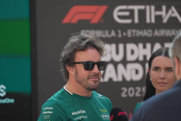 Formula 1 Etihad Airways Abu Dhabi Grand Prix 2025 04 12 2025, Yas Marina Circuit, Abu Dhabi, Formula 1 Etihad Airways Abu Dhabi Grand Prix 2025 , pictured Fernando Alonso ESP , Aston Martin Aramco Cognizant Formula One Team nordphotoxGmbHx xBratic nph00250
