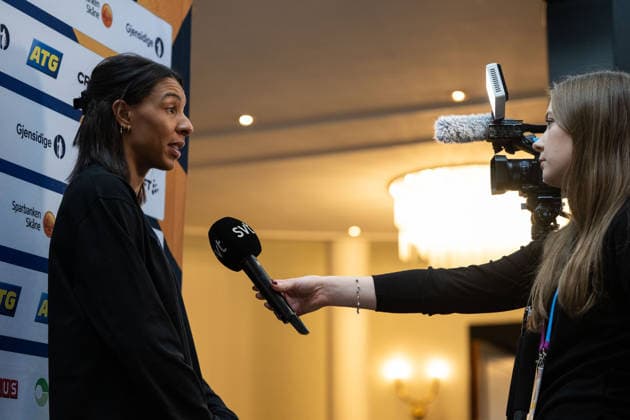 251204 Jamina Roberts of the Swedish women s national handball team at a press event during day 9 of the 2025 IHF Women™s World Championship on December 4, 2025 in Dortmund Photo Emma Wallskog BILDBYRAN COP 320 EW0602 handball handboll handball bbeng vm handball vm handbolls vm ihf handball world championship world handball championship 2025 world championship 2025 pressträff event meeting sverige sweden day 9 dam  Copyright: EMMAxWALLSKOG BB251204EW009