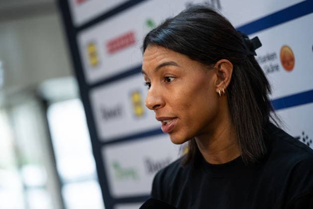 251204 Jamina Roberts of the Swedish women s national handball team at a press event during day 9 of the 2025 IHF Women™s World Championship on December 4, 2025 in Dortmund Photo Emma Wallskog BILDBYRAN COP 320 EW0602 handball handboll handball bbeng vm handball vm handbolls vm ihf handball world championship world handball championship 2025 world championship 2025 pressträff event meeting sverige sweden day 9 dam  Copyright: EMMAxWALLSKOG BB251204EW013