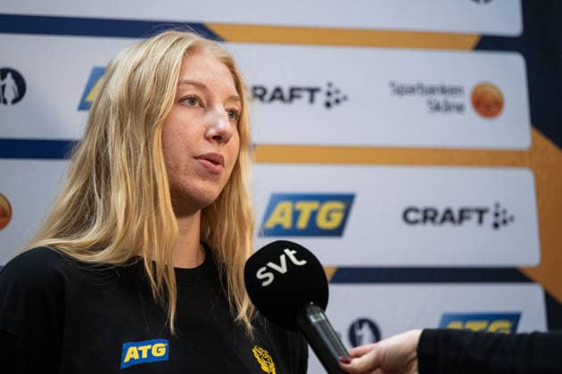 251204 Tyra AxnÃ r of the Swedish women s national handball team at a press event during day 9 of the 2025 IHF Women™s World Championship on December 4, 2025 in Dortmund Photo Emma Wallskog BILDBYRAN COP 320 EW0602 handball handball handball bbeng vm handball vm handbolls vm ihf handball world championship world handball championship 2025 world championship 2025 pressträff event meeting sverige sweden day 9 dam  Copyright: EMMAxWALLSKOG BB251204EW020
