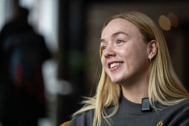 251204 Vilma Matthijs Holmberg of the Swedish women s national handball team at a press event during day 9 of the 2025 IHF Women™s World Championship on December 4, 2025 in Dortmund Photo Emma Wallskog BILDBYRAN COP 320 EW0602 handball handball handball bbeng vm handball vm handbolls vm ihf handball world championship world handball championship 2025 world championship 2025 pressträff event meeting sverige sweden day 9 dam  Copyright: EMMAxWALLSKOG BB251204EW025