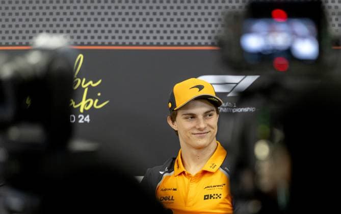 ABU DHABI - Oscar Piastri (McLaren) during a press conference, PK, Pressekonferenz at the Yas Marina Circuit ahead of the Abu Dhabi Grand Prix. ANP SANDER KONING xVIxANPxSportx xxANPxIVx 543858046 originalFilename: 543858046.jpg