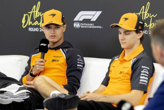 ABU DHABI - Lando Norris (McLaren) and Oscar Piastri (McLaren) during a press conference, PK, Pressekonferenz at the Yas Marina Circuit ahead of the Abu Dhabi Grand Prix. ANP SANDER KONING xVIxANPxSportx xxANPxIVx 543858239 originalFilename: 543858239.jpg