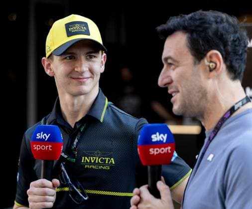 ABU DHABI - Leonardo Fornaroli (L), Formula 2 champion in 2025, at the Yas Marina Circuit in the lead-up to the Abu Dhabi Grand Prix. ANP SANDER KONING xVIxANPxSportx xxANPxIVx 543859299 originalFilename: 543859299.jpg