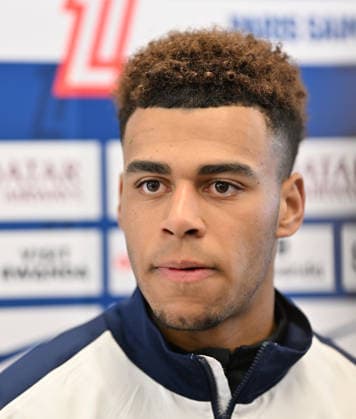 Paris Saint-Germain media day at the PSG Campus POISSY, FRANCE - DECEMBER 04: Desire Doue, player of Paris Saint-Germain speaks to press during a media day at the PSG Campus in Poissy, west of Paris, France on December 04, 2025. Mustafa Yalcin Anadolu Poissy France. Editorial use only. Please get in touch for any other usage.  Copyright: x2025xAnadoluxMustafaxYalcinx