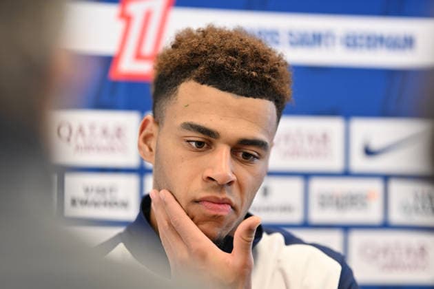 Paris Saint-Germain media day at the PSG Campus POISSY, FRANCE - DECEMBER 04: Desire Doue, player of Paris Saint-Germain speaks to press during a media day at the PSG Campus in Poissy, west of Paris, France on December 04, 2025. Mustafa Yalcin Anadolu Poissy France. Editorial use only. Please get in touch for any other usage.  Copyright: x2025xAnadoluxMustafaxYalcinx
