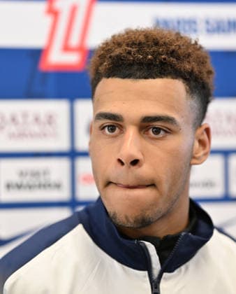Paris Saint-Germain media day at the PSG Campus POISSY, FRANCE - DECEMBER 04: Desire Doue, player of Paris Saint-Germain speaks to press during a media day at the PSG Campus in Poissy, west of Paris, France on December 04, 2025. Mustafa Yalcin Anadolu Poissy France. Editorial use only. Please get in touch for any other usage.  Copyright: x2025xAnadoluxMustafaxYalcinx