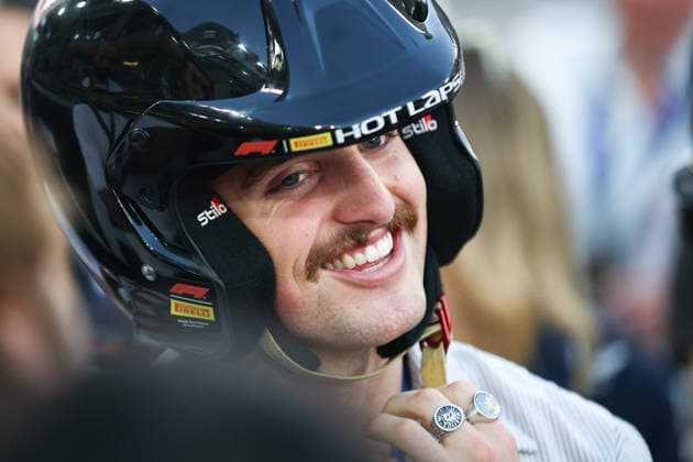 Benson Boone , Previews, F1 Grand Prix of Abu Dhabi, on December 04, 2025 in Abu Dhabi, United Arab Emirates Photo by Diogo Cardoso DeFodi Images Benson Boone , Previews, F1 Grand Prix of Abu Dhabi, Yas Marina Circuit on December 4, 2025 in Abu Dhabi, United Arab Emirates Photo by Diogo Cardoso DeFodi Images