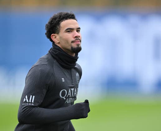 Paris Saint-Germain media day at the PSG Campus POISSY, FRANCE - DECEMBER 04: Player of Paris Saint-Germain Warren Zaire-Emery runs during a training session on media day at the PSG Campus in Poissy, west of Paris, France on December 04, 2025. Mustafa Yalcin Anadolu Poissy France. Editorial use only. Please get in touch for any other usage.  Copyright: x2025xAnadoluxMustafaxYalcinx