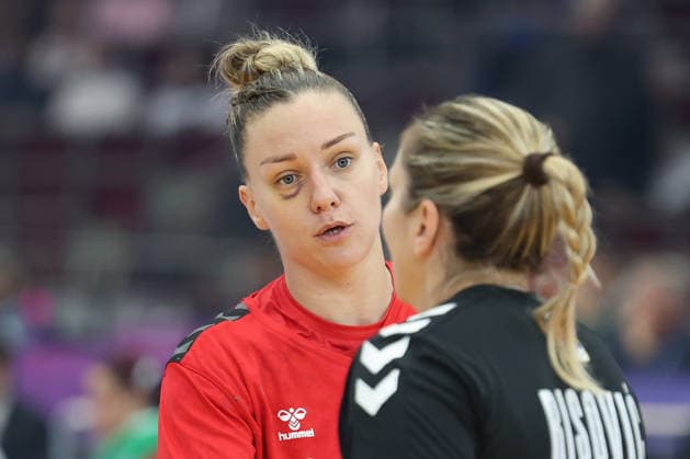 GER, Dortmund, 27th Wommens World Championship 2025, Main Round, Group II 2 Round Round Serbia Serbia SRB vs Faroe Islands FRO 04 12 2025, Westfalenhalle, Dortmund, GER, Dortmund, 27th Wommens World Championship 2025, Main Round, Group II 2 Round Round Serbia Serbia SRB vs Faroe Islands FRO , in the picture AnÄela JanjuÅ¡eviÄ‡ SRB 15 , with blue eye nordphotoxGmbHx xMeuter nph00351