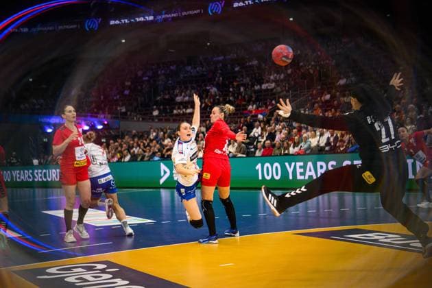 DORTMUND, GERMANY - 4 DECEMBER, 2025: Maria Palsdottir Nolsoy, Andjela Janjusevic - Women s Handball World Championship, WM, Weltmeisterschaft 2025 Serbia vs Faroe Islands at Westfallenhalle.  Copyright: xVitaliixKliuievx