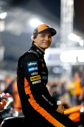 F1 - ABU DHABI GRAND PRIX 2025 PIASTRI Oscar (aus), McLaren F1 Team MCL39, portrait during the 2025 Formula 1 Abu Dhabi Grand Prix, 24th round of the 2025 FIA Formula One World Championship, WM, Weltmeisterschaft from December 05 to 07, 2025 on the Yas Marina Circuit, in Abu Dhabi, United Arab Emirates - Abu DhabiUnited Arab Emirates  Copyright: xDPPIx