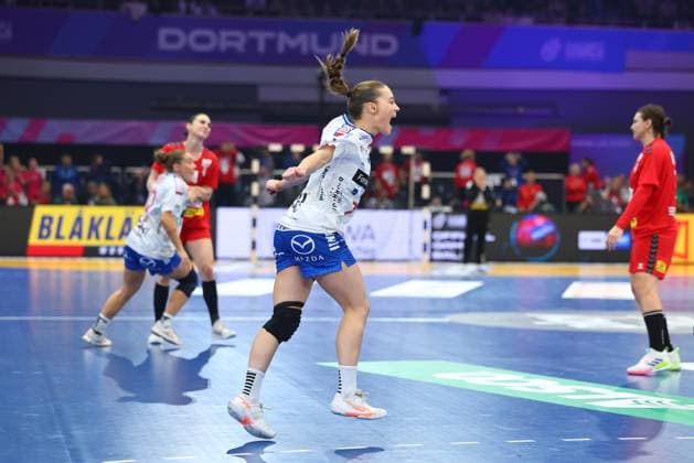 Jana Mittun Faroe Islands celebrates draw against Serbia Faroe Islands vs Serbia, Handball, Womens World Championship, 04 12 2025 Faroe Islands vs Serbia, Handball, Womens World Championship, 04 12 2025 Dortmund Copyright: xEibner-Pressefotox EP_RWS