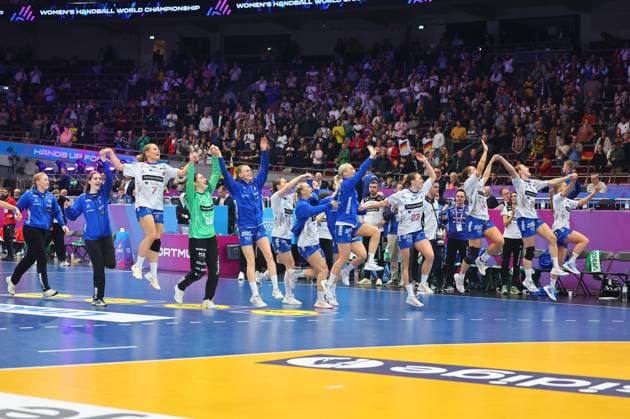 The Faroe Islands team celebrates the draw against Serbia Faroe Islands vs Serbia, Handball, Womens World Championship, 04 12 2025 Faroe Islands vs Serbia, Handball, Womens World Championship, 04 12 2025 Dortmund Copyright: xEibner-Pressefotox EP_RWS