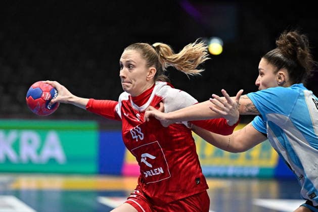 2025.12.04 Rotterdam pilka reczna kobiet Mistrzostwa Swiata Argentyna - Polska N z Karolina Kochaniak Foto Lukasz Laskowski PressFocus 2025.12.04 Rotterdam IHF WomenÕs Handball World Championship, WM, Weltmeisterschaft Argentina v Poland Karolina Kochaniak Credit: Lukasz Laskowski PressFocus NEWSPIX.PL --- newspix.pl 