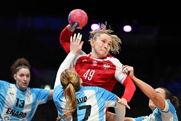 2025.12.04 Rotterdam pilka reczna kobiet Mistrzostwa Swiata Argentyna - Polska N z Karolina Kochaniak Foto Lukasz Laskowski PressFocus 2025.12.04 Rotterdam IHF WomenÕs Handball World Championship, WM, Weltmeisterschaft Argentina v Poland Karolina Kochaniak Credit: Lukasz Laskowski PressFocus NEWSPIX.PL --- newspix.pl 